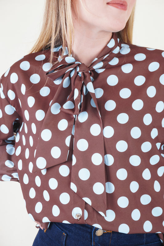 BLUSA PUNTOS CHOCOLATE