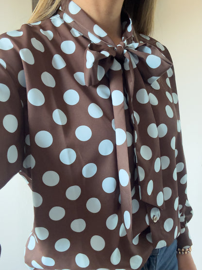 BLUSA PUNTOS CHOCOLATE