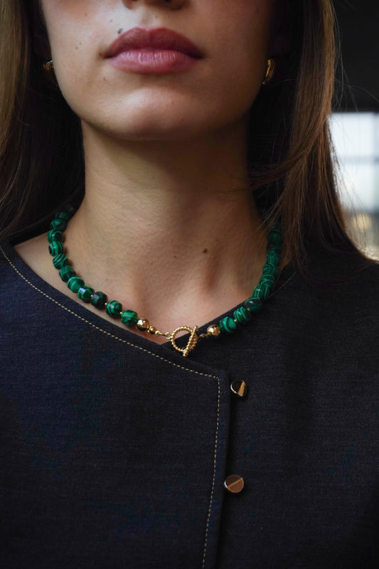 COLLAR ESMERALDA BROCHE