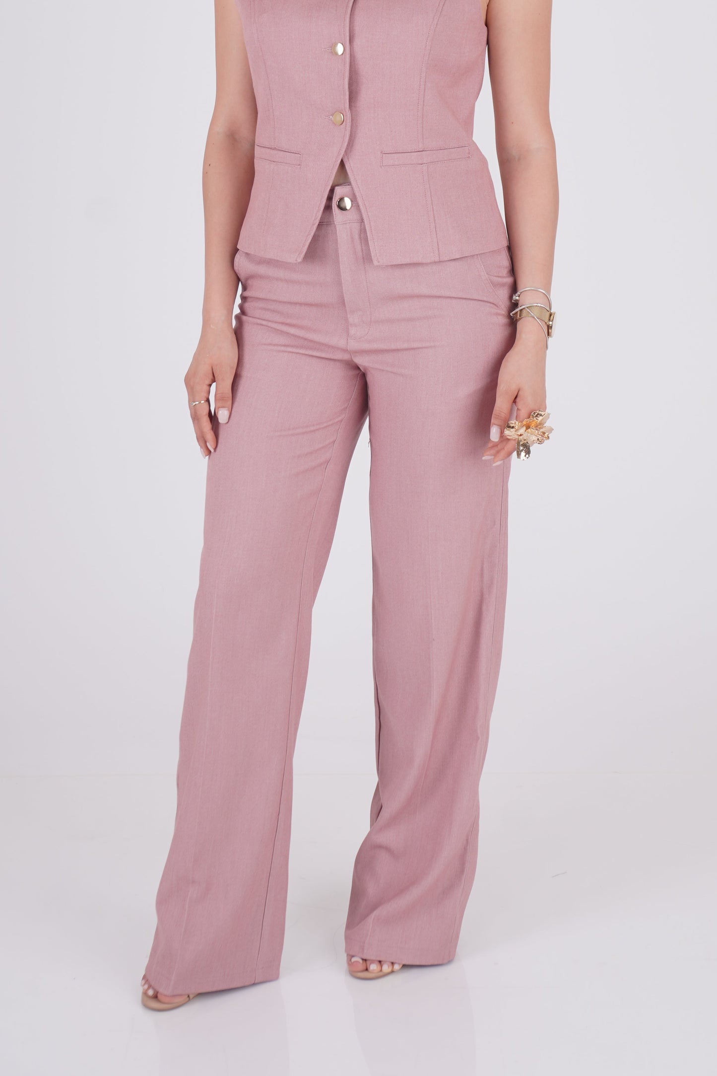 PANTALON DETALLE OJALES METÁLICOS